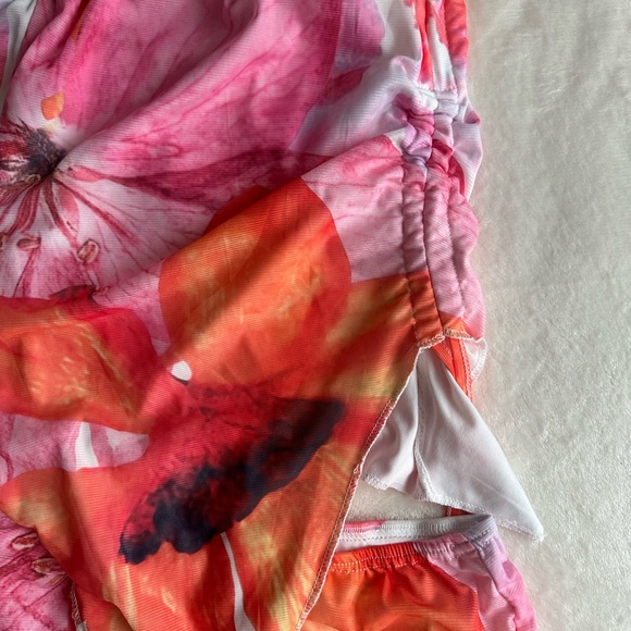 Set - Picture 2 of 3